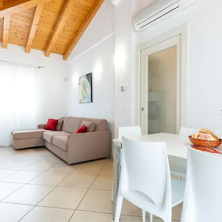 Villaggio Sant' Andrea * פורטו סנטה מרגריטה די קאורלה